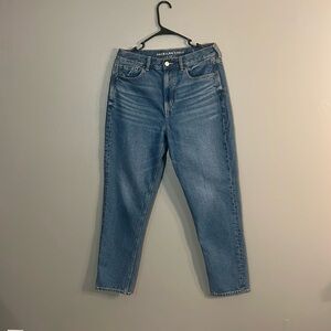 American Eagle Mom Jean